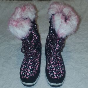 Dream Pairs Pink and Black Heart Winter Boots